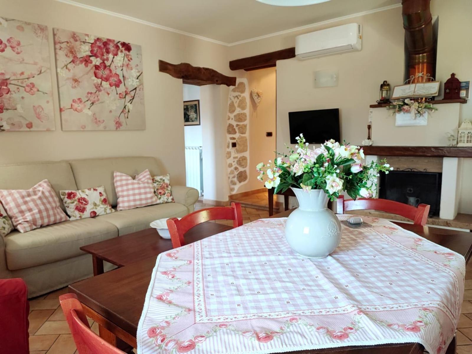 Il Bagolaro Casa Vacanze スルモナ エクステリア 写真