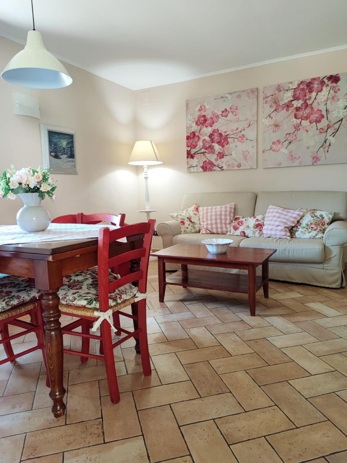Il Bagolaro Casa Vacanze スルモナ エクステリア 写真